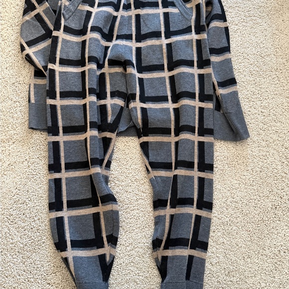 Tory Burch knit set  Gray and Black Plaid cardigan and pants - Picture 3 of 4